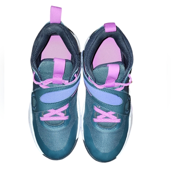 Nike Team Hustle D 11 Big Kids' Basketball Shoes Size 4Y - Picture 6 of 8